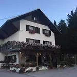 Kmecki Hram Fortuna 게스트하우스 3*