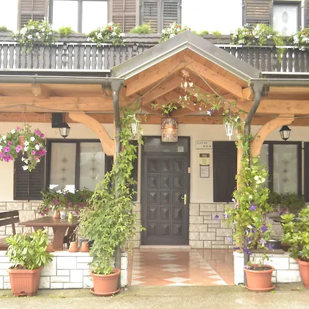 Kmecki Hram Fortuna 3* Idrija