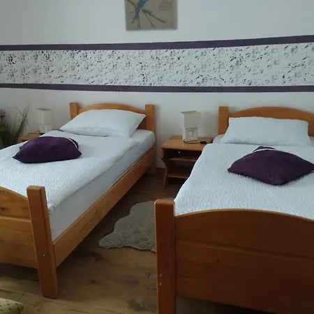 Kmecki Hram Fortuna Guest house Idrija