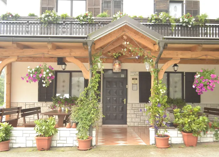 Kmecki Hram Fortuna 3* Idrija